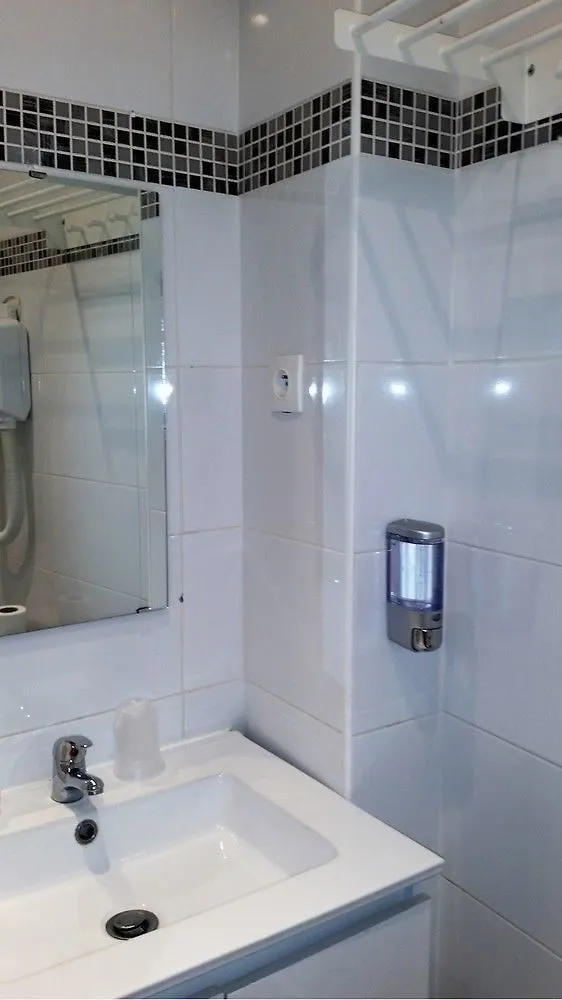 Hotel la Perle Montparnasse Paris 2*,
